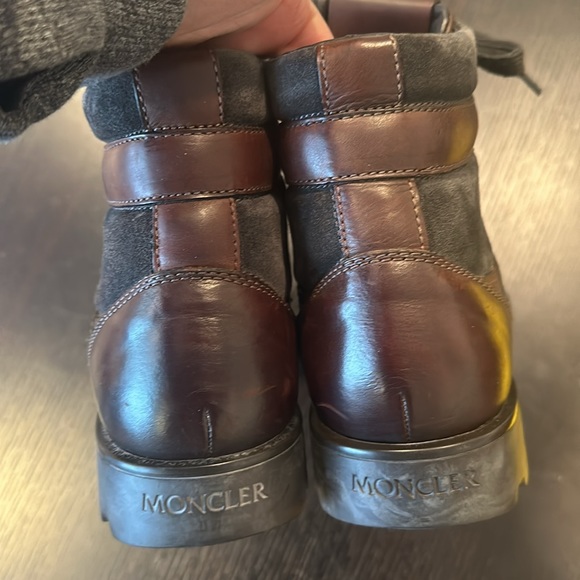 - Moncler brown boots. Size 43 - Picture 4 of 11